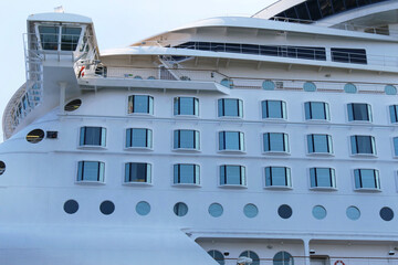 Fotoeindruecke zum Thema Kreuzfahrt auf einem Kreuzfahrtschiff mit lebendigem Bordleben.