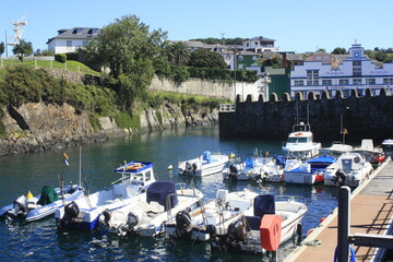 Puerto pesquero en pueblo de Asturias, Puerto de Vega.