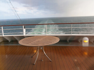 Fotoeindruecke zum Thema Kreuzfahrt auf einem Kreuzfahrtschiff mit lebendigem Bordleben.