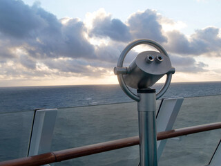 Fotoeindruecke zum Thema Kreuzfahrt auf einem Kreuzfahrtschiff mit lebendigem Bordleben.