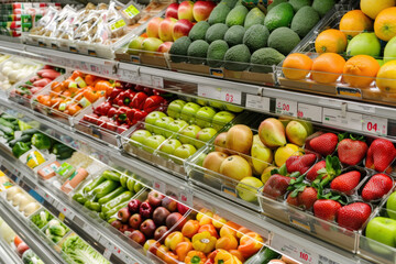 Obraz premium Fresh Produce Aisle in a Supermarket 