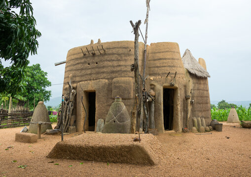Benin, West Africa, Boukoumb&eacute;, voodoo altars representing the spirits of the dead people from the traditional tata somba house