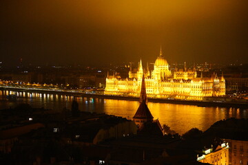 Obraz premium Hungarian parliament building, parliament of Budapest, Budapest, Europe, EU, a notable landmark of Hungary, popular tourist destination in Budapest.Gothic Revival, baroque, renaissance. 