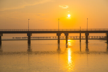 Obraz premium Hengsha Island, Chongming District, Shanghai - Sunset at sea