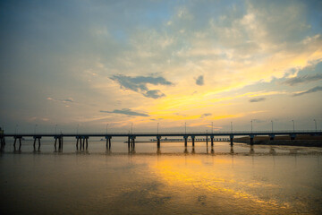 Obraz premium Hengsha Island, Chongming District, Shanghai - Sunset at sea