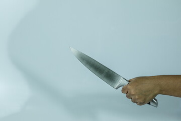 Empuñando cuchillo
