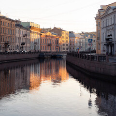 Naklejka premium View of the Moika River embankment in St. Petersburg early in the morning.