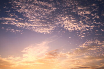 朝焼けに染まる雲