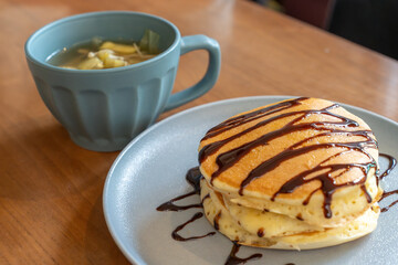 ホットケーキにチョコソース
