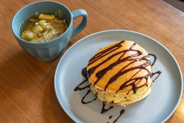 ホットケーキにチョコソース