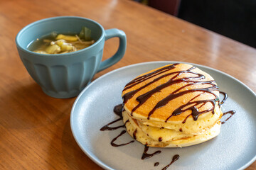 ホットケーキにチョコソース