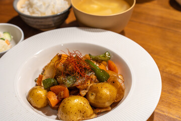 じゃがいもとピーマンの炒め煮