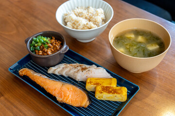 おいしい鮭のヘルシー朝食