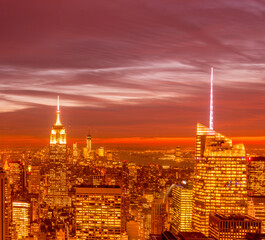 Obraz premium View of New York Manhattan during sunset hours