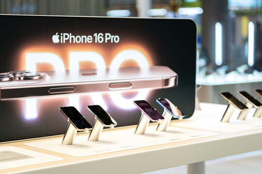 Apple launch new smartphone iPhone 16 Series. Comparing and testing the new iPhone 16 as well as iPhone 16 Pro max, Pro, Plus and iPhone 16 in a Store.