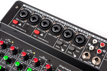 8-channel mixing console for connecting microphones and musical instruments.