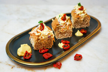 cake with strawberries