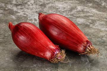 Violet raw onion for cooking