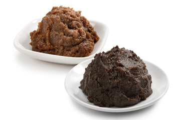 皿に山盛りの味噌