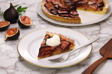 baked black fig tart, French dessert