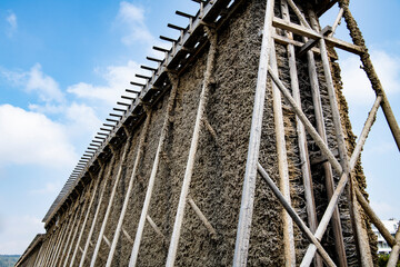 Das historische Gradierwerk in Bad Kösen - Dieses dient der Salzgewinnung und den Kurgästen , die...