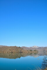 春の檜原湖（福島県）