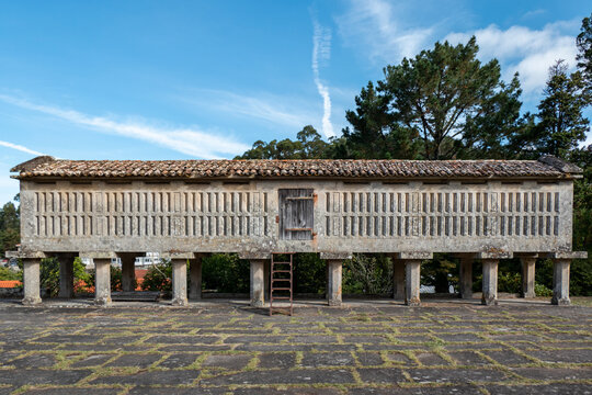 Tradicional h&oacute;rreo no Pazo de Louriz&aacute;n, um tesouro cultural em Pontevedra na Espanha