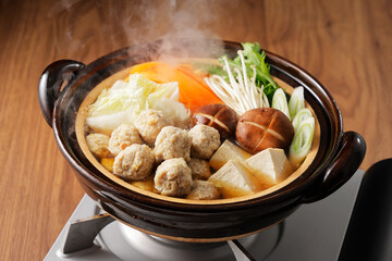 鶏肉のつみれと野菜の鍋