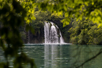 Wodospad w Chorwacji w parku jezior Plitwickich  © Szymon