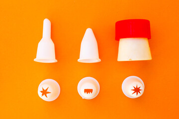 Plastic icing nozzles are essential tools used in baking and cake decorating, allowing for precise application and decoration of icing or frosting. Plastic icing nozzles are typically made from durabl