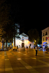 Iglesia del Salvador en la plaza del Balc&oacute;n de Europa en Nerja, M&aacute;laga, Espa&ntilde;a