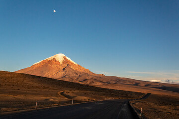Volcán Chimborazo al atardecer