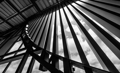 Obraz premium A structure featuring wooden slats on construction site contributing to its architectural style