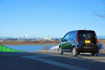 富士山と軽自動車