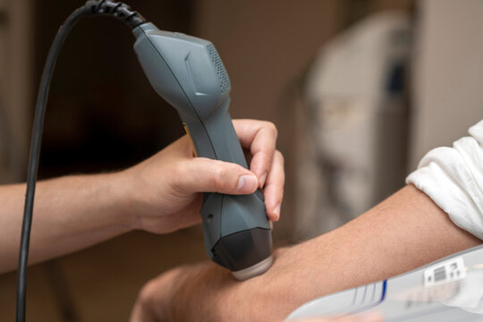MLS laser used in sprains, muscle tears, tendonitis, brachial neuralgia, craniofacial pain, myalgia, bursitis, lumbago, arthritis, joint pain, antiedema, hematoma, edema treatments