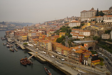 Obraz premium View of the old town of Porto, taken from Vila Nova de Gaia, Portugal.