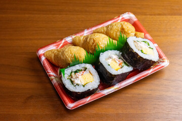 ツナの太巻きの助六