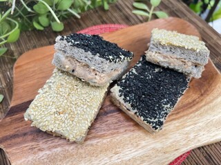 Tuna sesame sandwiches with white and black sesame seed
