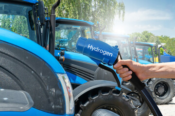 Hydrogen fuel cell agricultural tractors. Concept