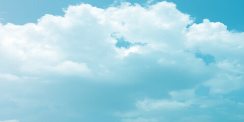 Obraz premium blue soft tropical panorama sky vintage surface clouds effect winter love sunlight reflection fluffy beautiful illustration heavenly dreamy fantasy emotion canvas banner template celebration 