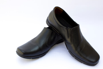 Timeless Design: Dress shoes with elastic side panels for easy wear.