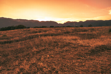 coucher du soleil sur le Jura depuis le Mont Mourex