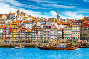 Naklejka premium Panoramic view of the city of Porto on a beautiful summer day. Porto, Portugal