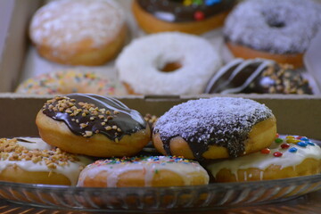donuts on glass tray, donuts for sale