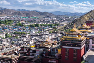 Front view of a wall inside the Tashilhunpo Monastery, in Shigatse, Tibet