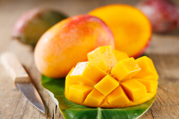 Close-Up of Sliced Mango – Fresh and Juicy Tropical Fruit