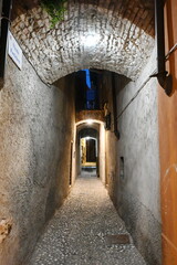 Durchgang in Malcesine, abends