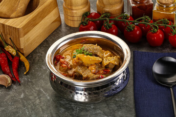 Yellow THai curry with beef