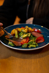 Warm salad with roast beef and zucchini