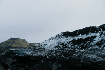 アイスランドのカトラアイスケーブで登山